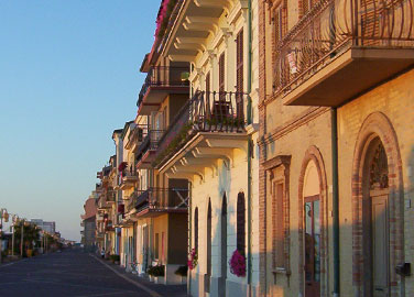 Huse ved strandpromenaden